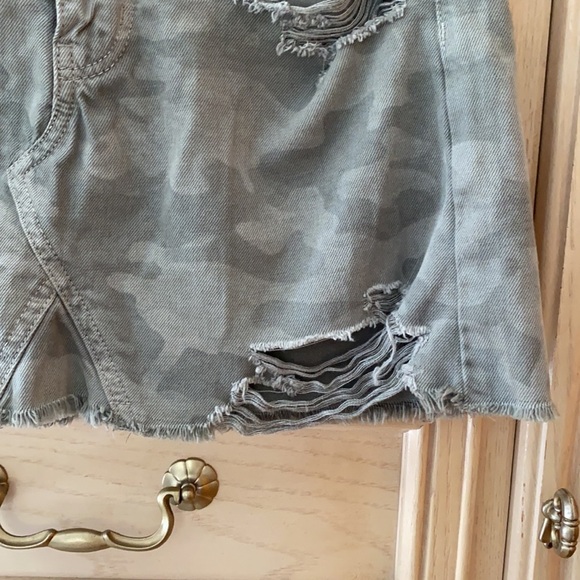 American Eagle Skirt - Picture 3 of 8